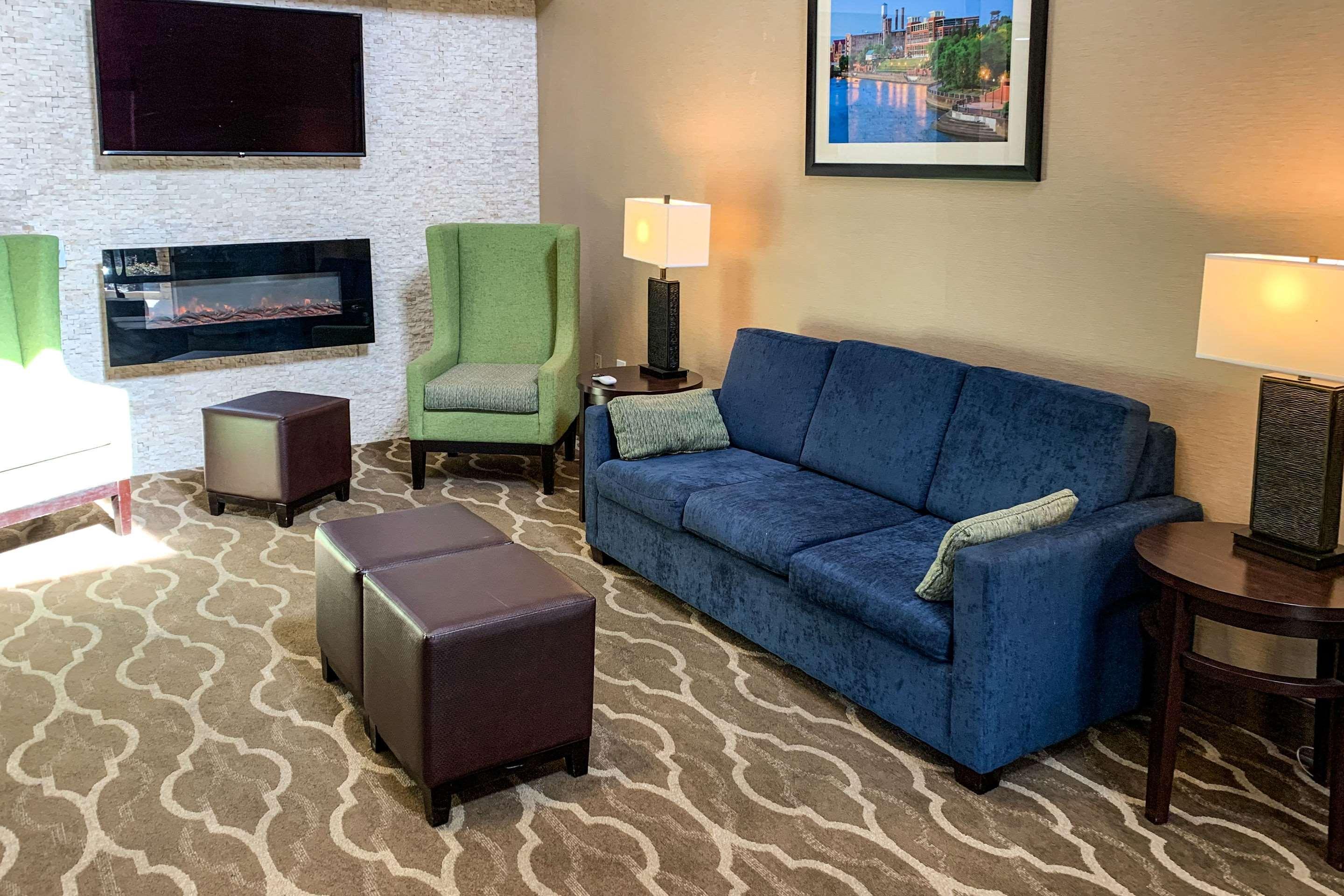 Comfort Suites Columbus State University Area Exteriér fotografie